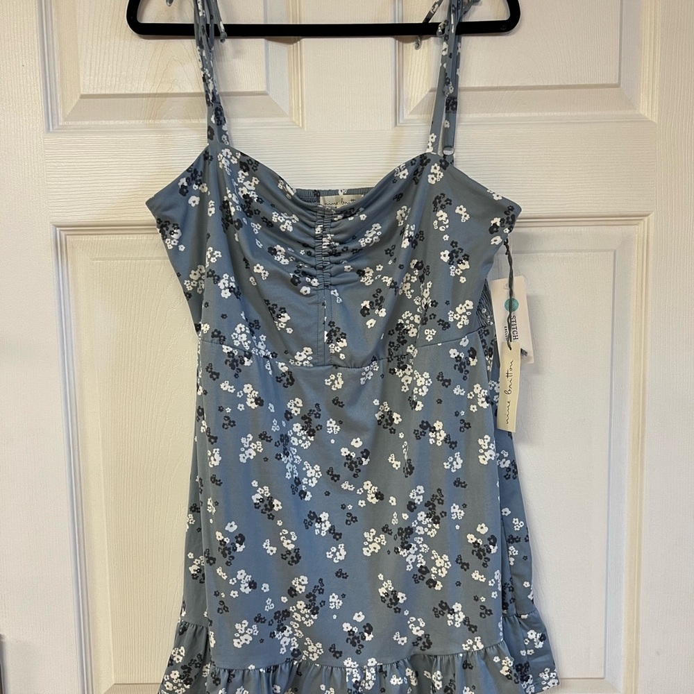 Nine Britton Blue Floral Dress with White and Black Details - Picture 2 of 5